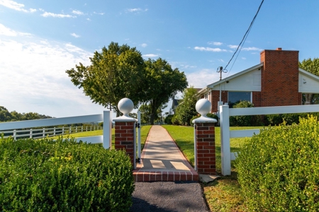 Tennessee Estate with Farm Land & Guest House for Sale - image 25