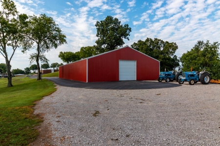 Tennessee Estate with Farm Land & Guest House for Sale - image 14