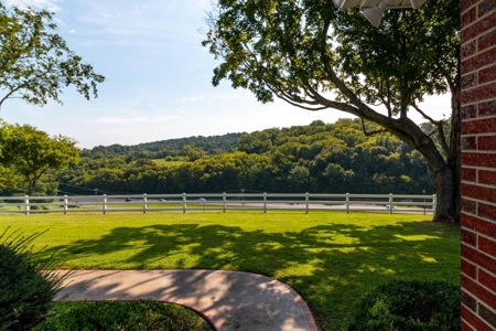Tennessee Estate with Farm Land & Guest House for Sale - image 30