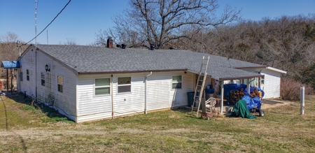 Country Home and Acreage for Sale in Ozark County, Missouri - image 35