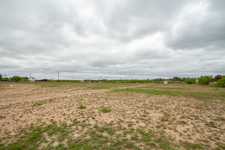 New beautiful home outside city limits in San Angelo, TX - image 20