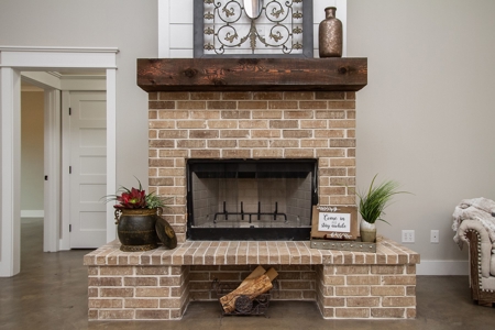 New beautiful home outside city limits in San Angelo, TX - image 14