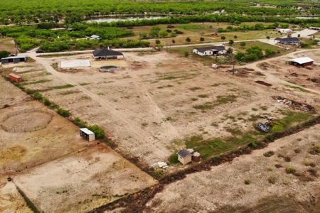 New beautiful home outside city limits in San Angelo, TX - image 24