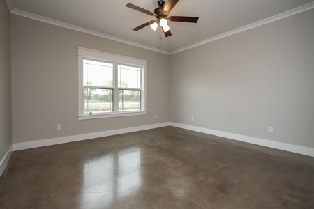 New beautiful home outside city limits in San Angelo, TX - image 19