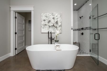 New beautiful home outside city limits in San Angelo, TX - image 7