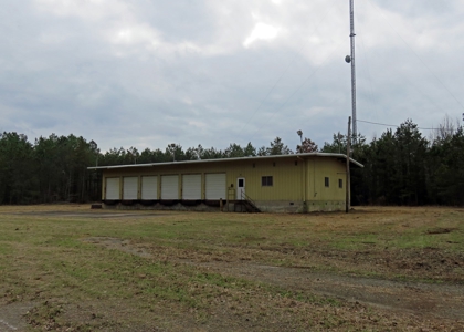 Commercial Building For Sale On 2+ Acres In Palestine Texas - image 2