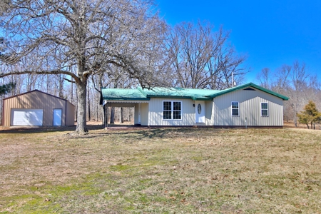 Country Home on 10 Acres in the Ozarks - image 1