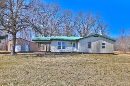 Country Home on 10 Acres in the Ozarks - image 2
