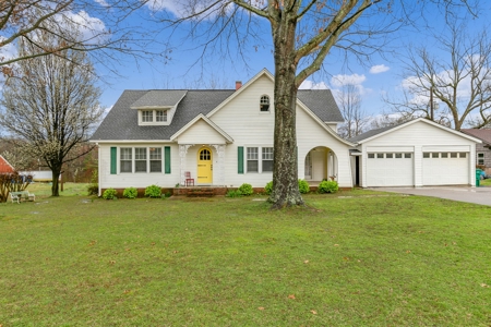 Historic Cottage Style Home for Sale on 1+ Acre in Milan, TN - image 1