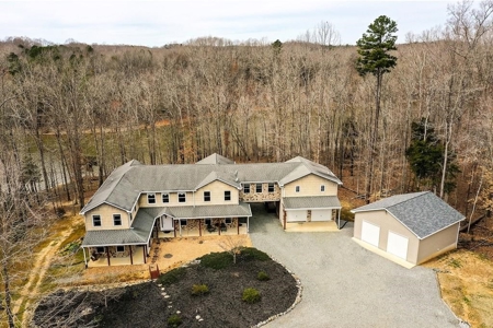 Lakefront Estate On Kerr Lake, VA - image 1