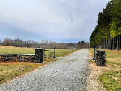 Lakefront Estate On Kerr Lake, VA - image 47