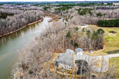 Lakefront Estate On Kerr Lake, VA - image 3