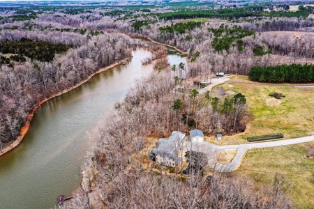 Lakefront Estate On Kerr Lake, VA - image 8