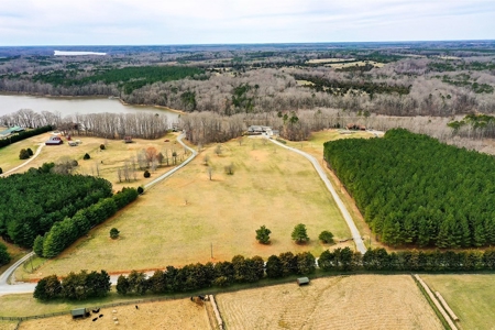 Lakefront Estate On Kerr Lake, VA - image 6