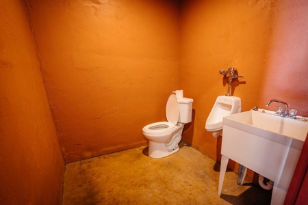 Turn Key Flex Space in San Antonio! - image 14