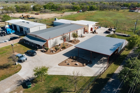 Turn Key Flex Space in San Antonio! - image 9