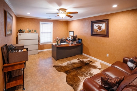 Turn Key Flex Space in San Antonio! - image 11