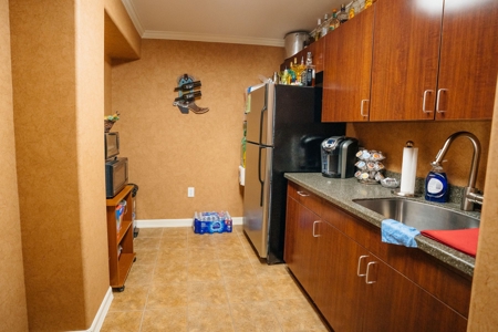 Turn Key Flex Space in San Antonio! - image 25