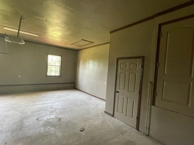 Country Home For Sale On 5 Acres In Wister, Ok - image 40