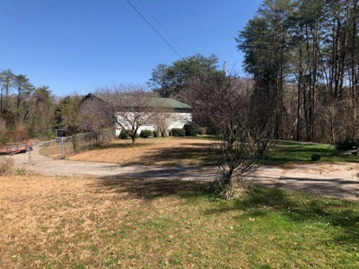 Lake area home with large garage for sale near Burnside Ky. - image 3