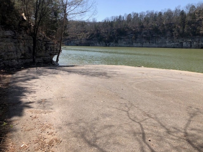 Lake area home with large garage for sale near Burnside Ky. - image 13