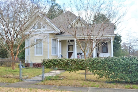 3 Bed/2 Bath Historic Victorian Home for Sale in McComb MS - image 1
