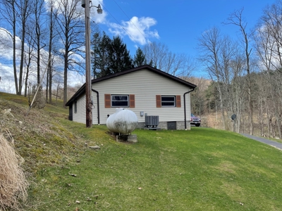 Woodsfield OH Country home on Acreage - image 22