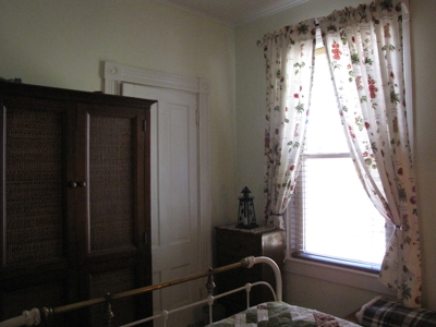 Farmhouse in Washington County - image 20