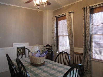 Farmhouse in Washington County - image 18
