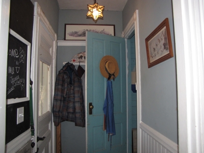 Farmhouse in Washington County - image 13
