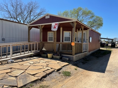 RV Park, Drive-in Cinema, Restaurant, and More! - image 34