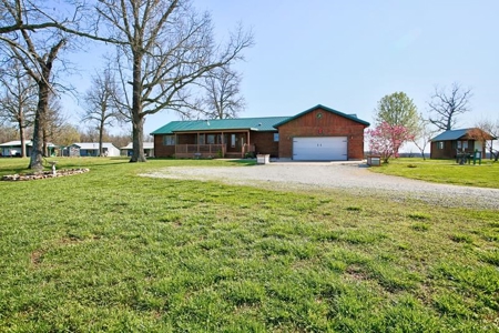40 Acre Working Cattle Farm in Southern Missouri Ozarks - image 1