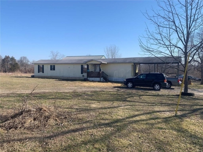 4 Bay Commercial Garage With Hwy. Oo Frontage: - image 2