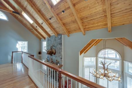 Luxury Mountain Home For Sale - image 11