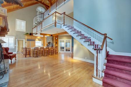 Luxury Mountain Home For Sale - image 40