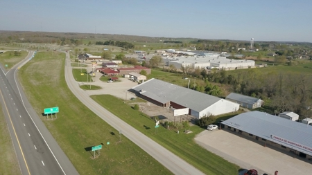 LARGE Commercial Building for Sale in Southern Missouri - image 4