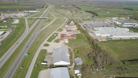 LARGE Commercial Building for Sale in Southern Missouri - image 2