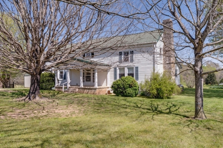 Historic Home with Acreage for Sale in Hampshire, Tennessee - image 4