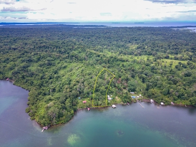 Waterfront land, Punta Laurel, Isla Popa - image 1