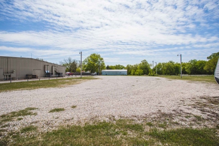Bar For Sale  Southern Oklahoma  3+acres - image 41