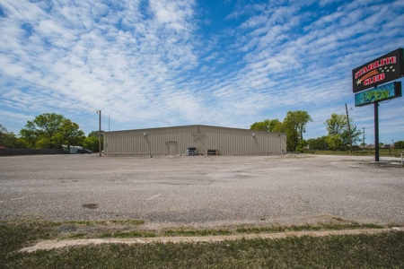 Bar For Sale  Southern Oklahoma  3+acres - image 1