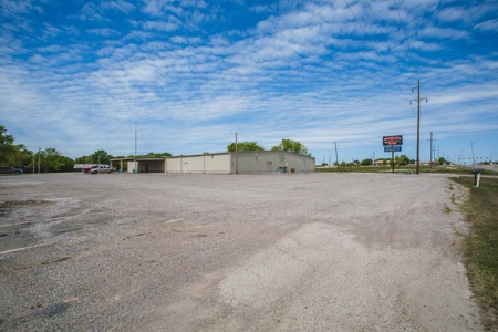 Bar For Sale  Southern Oklahoma  3+acres - image 2
