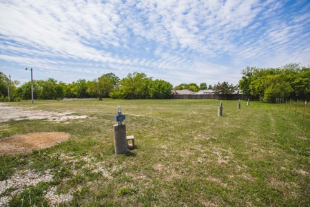 Bar For Sale  Southern Oklahoma  3+acres - image 28