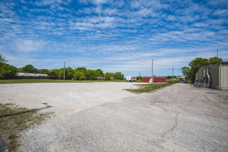 Bar For Sale  Southern Oklahoma  3+acres - image 13