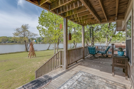 Bonham, TX Lake House - image 23