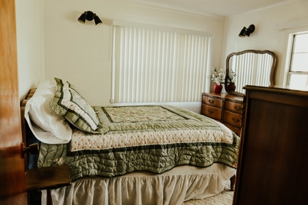 Santa Fe Riverfront Home  With Private Boat Ramp  $399,900!! - image 20