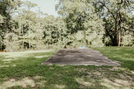 Santa Fe Riverfront Home  With Private Boat Ramp  $399,900!! - image 32