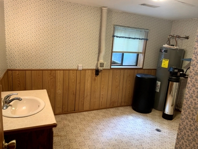 Charming Country Home Awaiting New Owners! - image 20