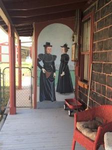 Historic Home In Hillsboro, New Mexico - image 5