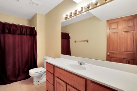 Beautiful Custom Home in Arrowhead Lakes! - image 47